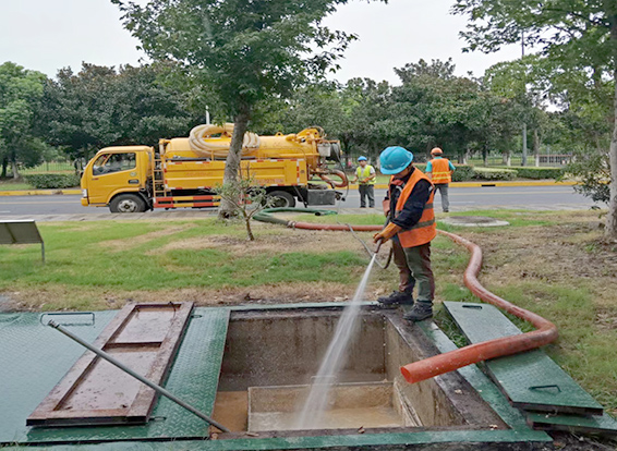 郊区化油池清理